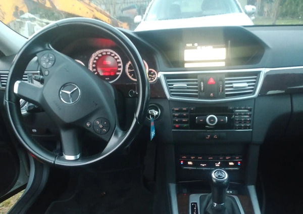 Mercedes-Benz Klasa E cena 47500 przebieg: 200000, rok produkcji 2009 z Bełchatów małe 79